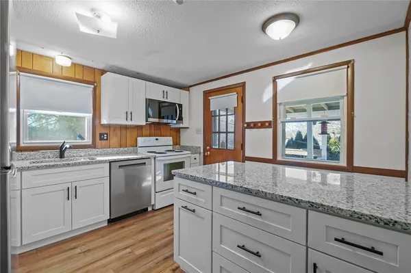 $1,900 | 35 West Wrentham Road, Unit 3, Cumberland, RI 02864