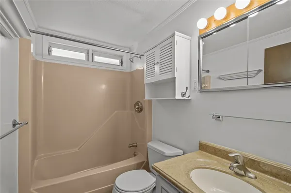 $1,900 | 35 West Wrentham Road, Unit 3, Cumberland, RI 02864