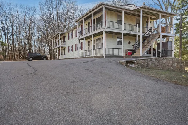 $1,900 | 35 West Wrentham Road, Unit 3, Cumberland, RI 02864