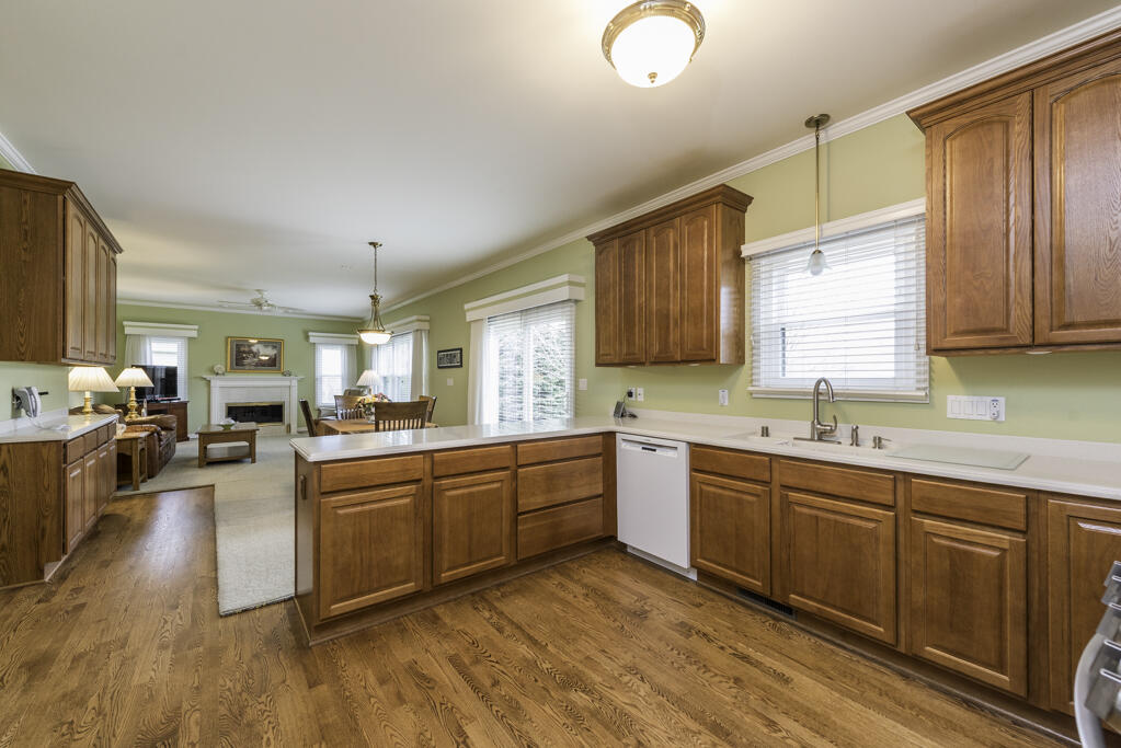 10941 14th Court Pleasant Prairie, WI 53158 - Photo 10 of 43 DSC_0399