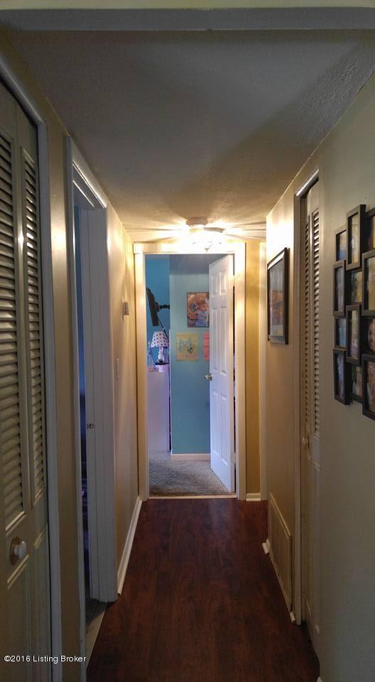 181 Valley Road Louisville, KY 40229 - Photo 11 of 18 hall