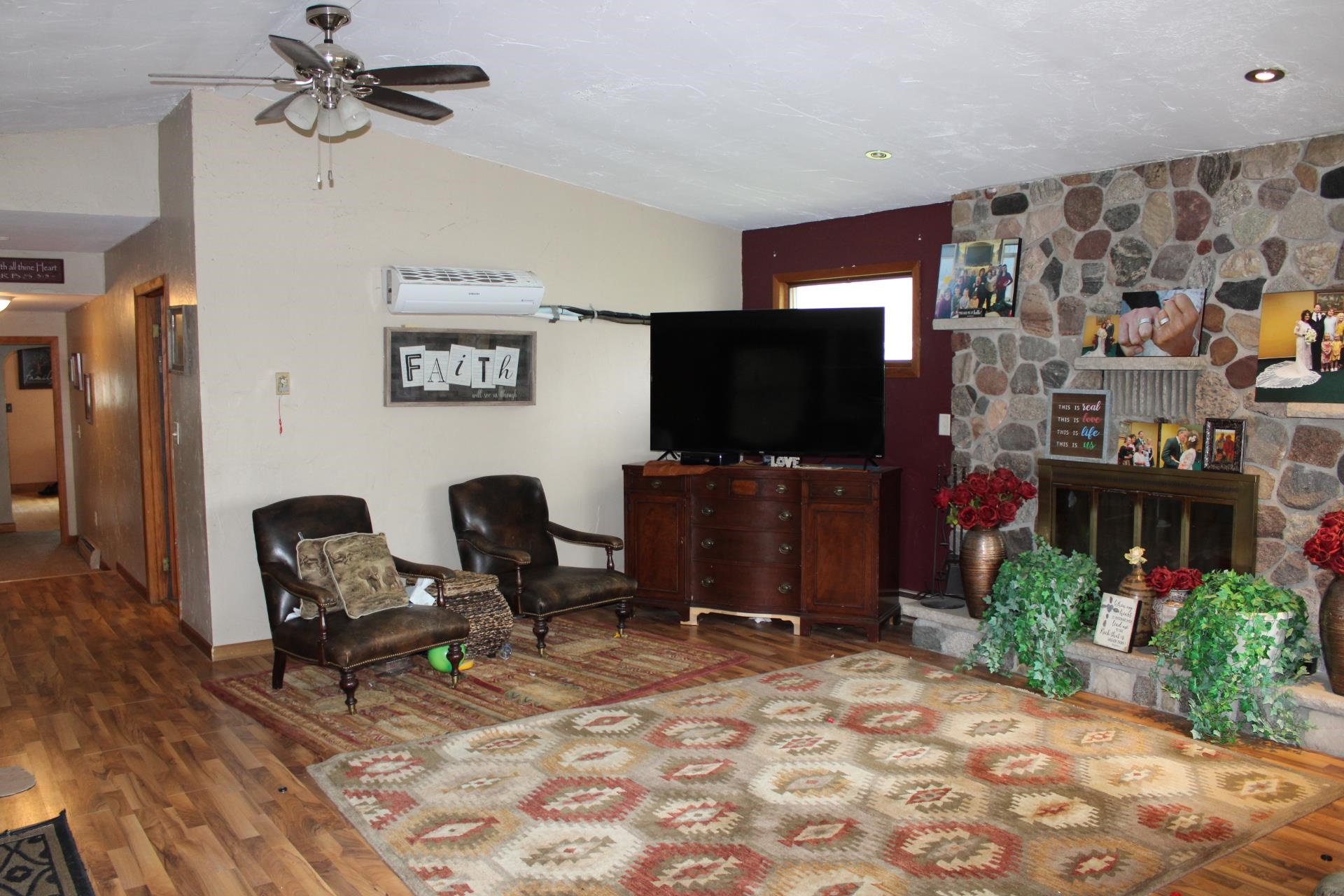 212 Highview Avenue Shawano, WI 54166 - Photo 8 of 21