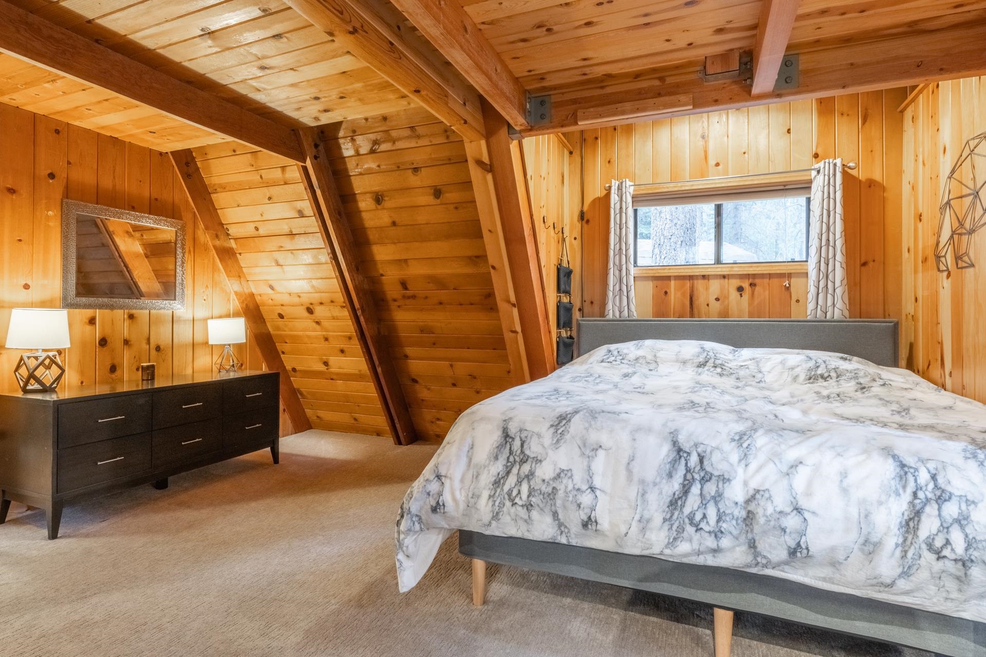 207 Joaquin Road Mammoth Lakes, CA 93546 - Photo 24 of 37