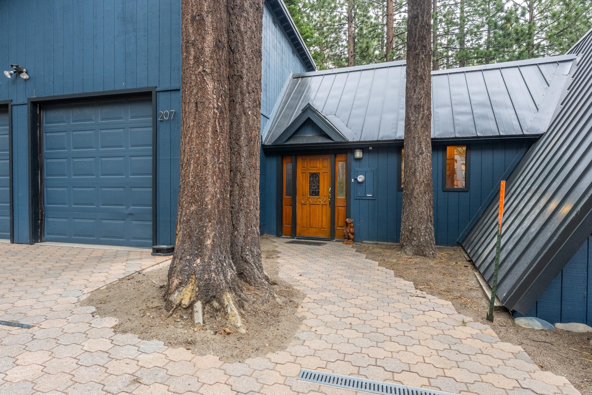 207 Joaquin Road Mammoth Lakes, CA 93546 - Photo 5 of 37