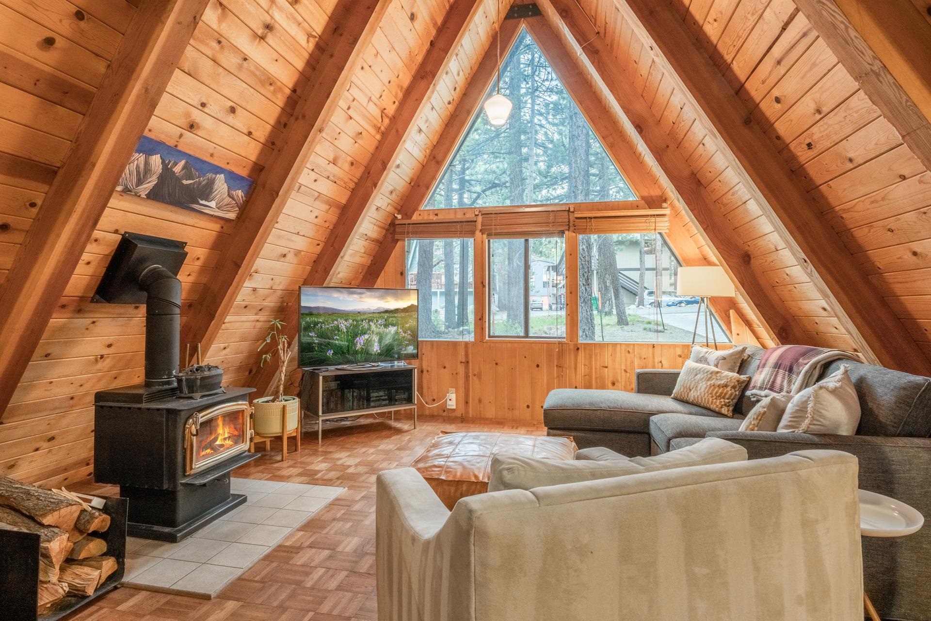 207 Joaquin Road Mammoth Lakes, CA 93546 - Photo 8 of 37