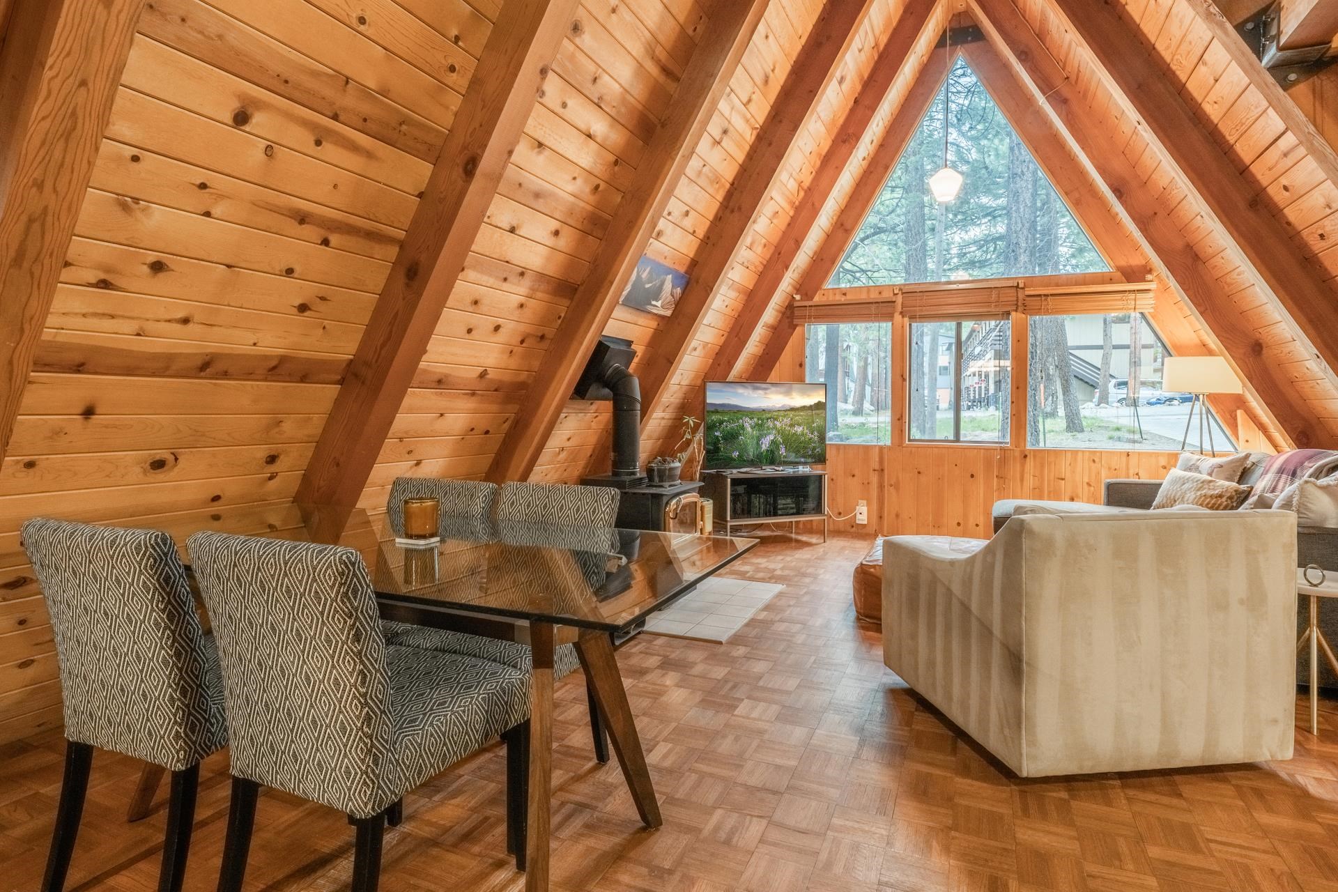 207 Joaquin Road Mammoth Lakes, CA 93546 - Photo 9 of 37