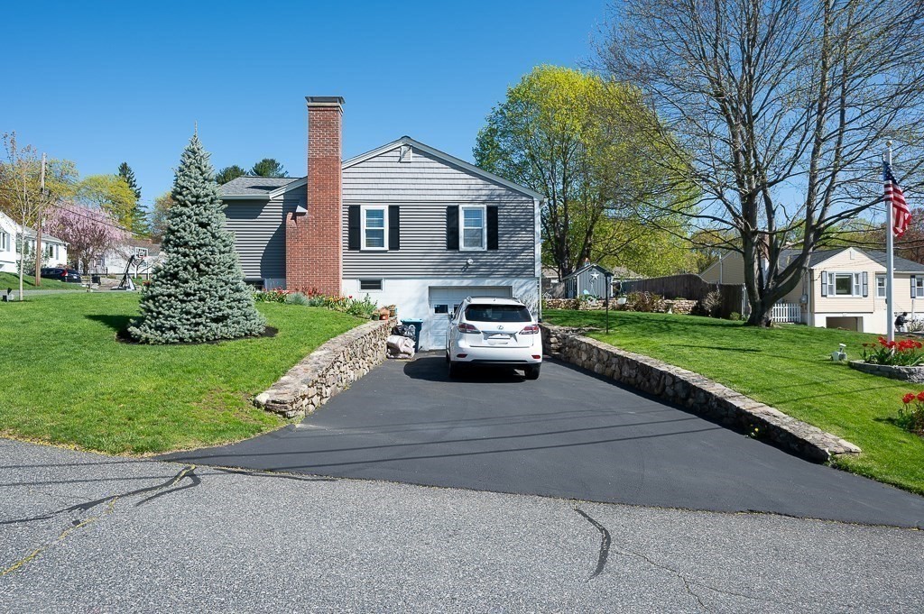 63 Gates Road Shrewsbury, MA 01545 - Photo 4 of 38 Gallery Image 4