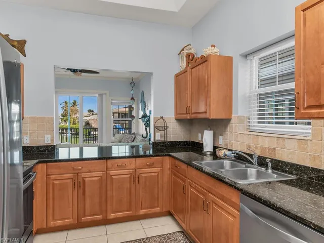 $899,500 | 366 Angler Drive, Unit 1602, Goodland, FL 34140