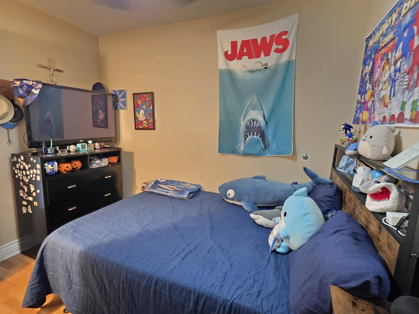 38433 North 5th Avenue Spring Grove, IL 60081 - Photo 22 of 44 a bedroom with a bed and dresser