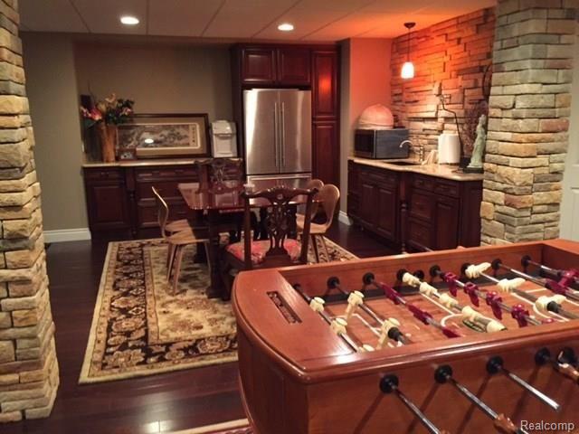 533 East Wattles Road Troy, MI 48085 - Photo 14 of 20 IMG_2144.JPG