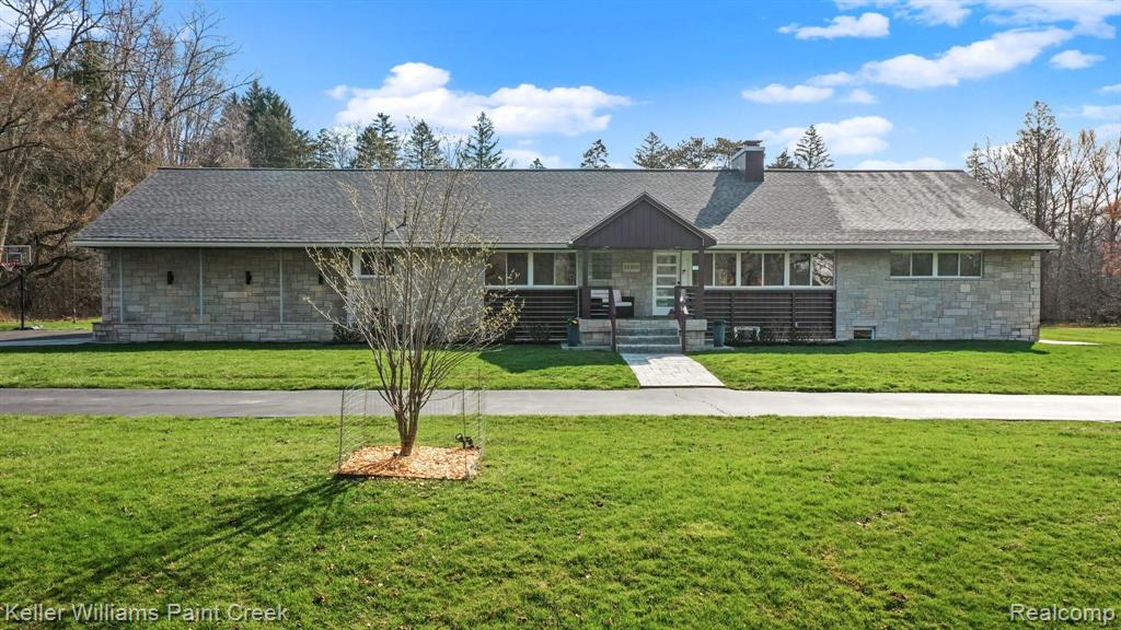 32300 Bingham Road Bingham Farms, MI 48025 - Photo 1 of 58