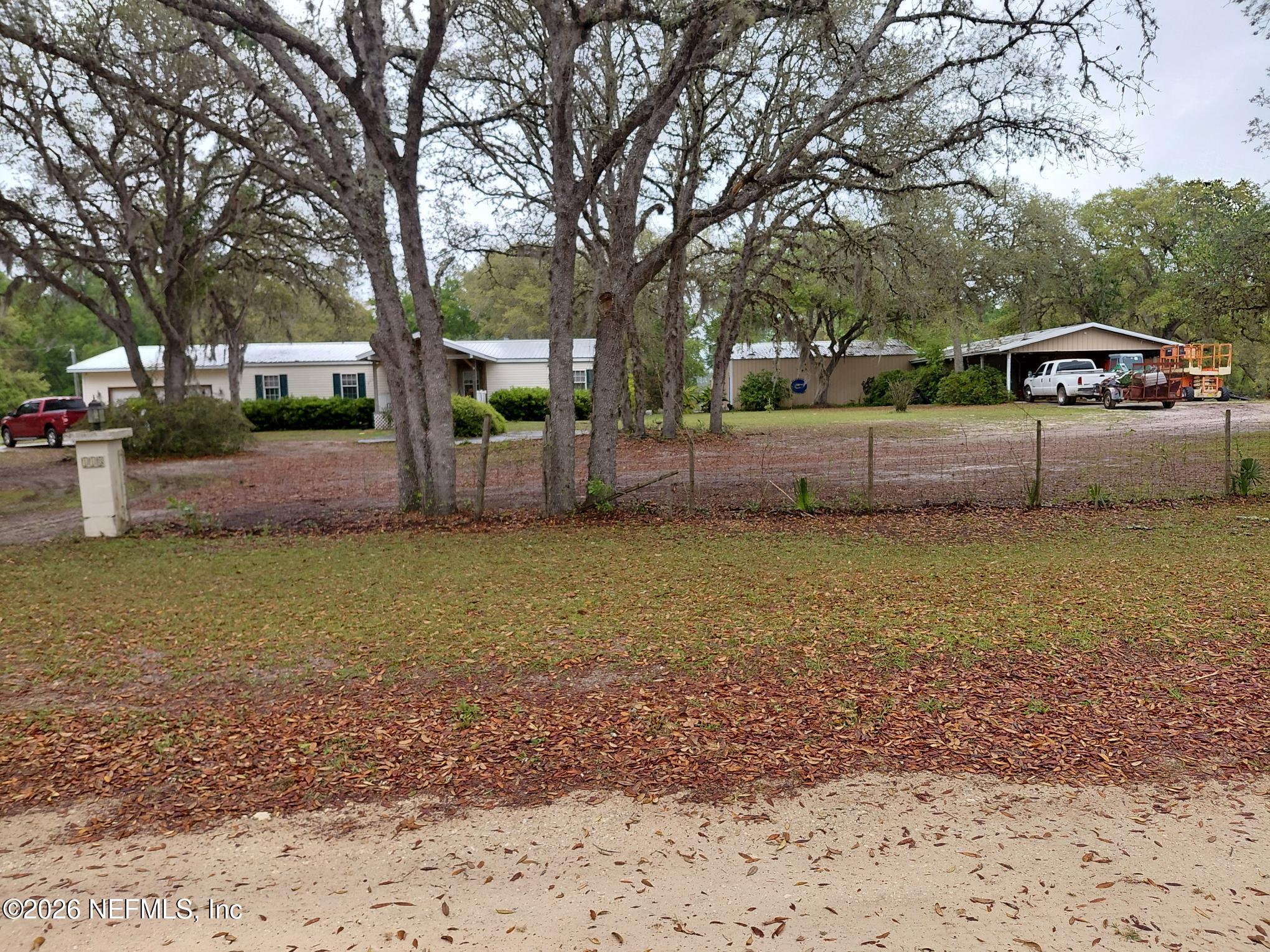 118 Robin Road Pomona Park, FL 32181 - Photo 1 of 40 118 Front 4