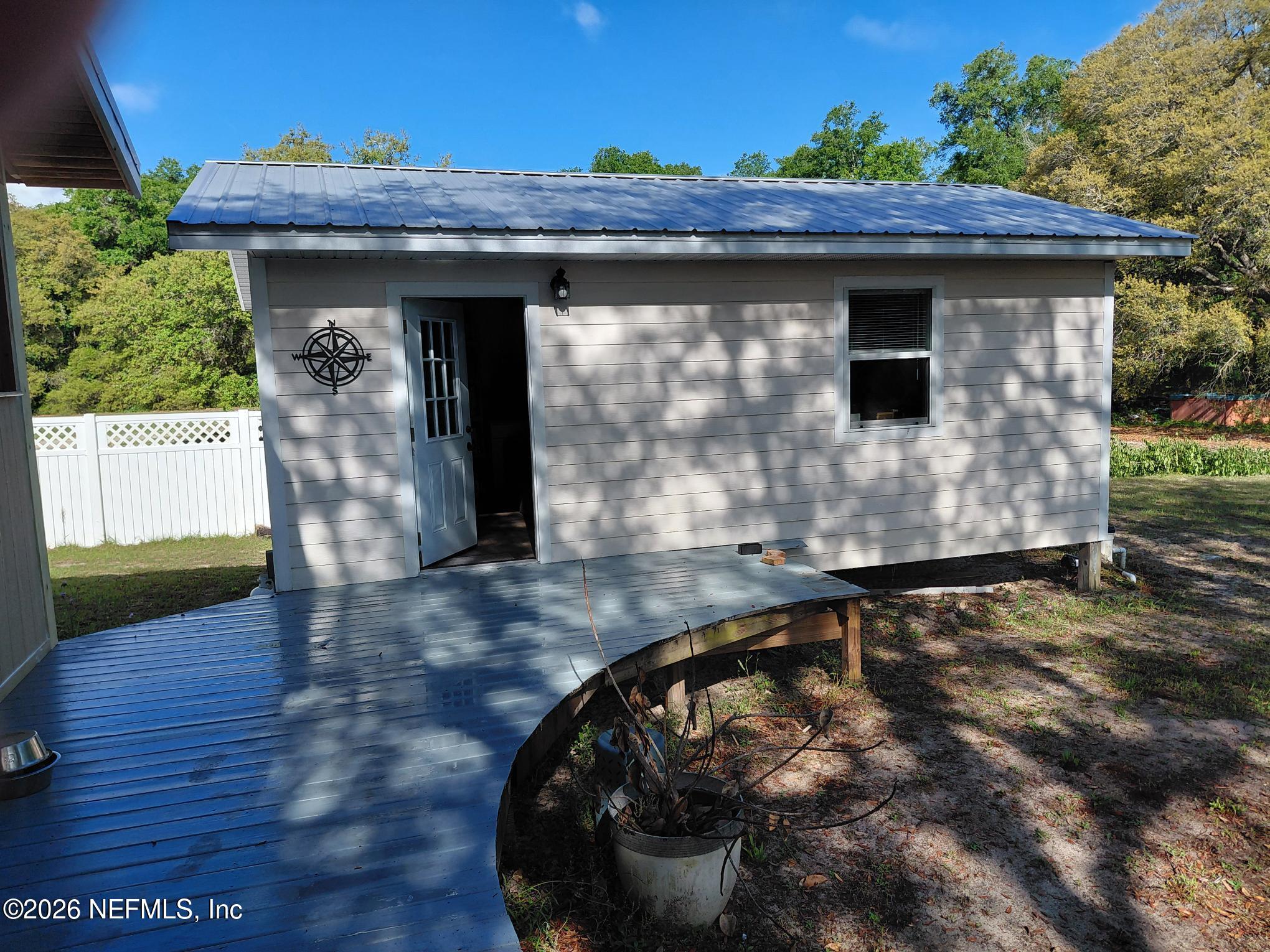 118 Robin Road Pomona Park, FL 32181 - Photo 15 of 40 118 Craft Shop 3