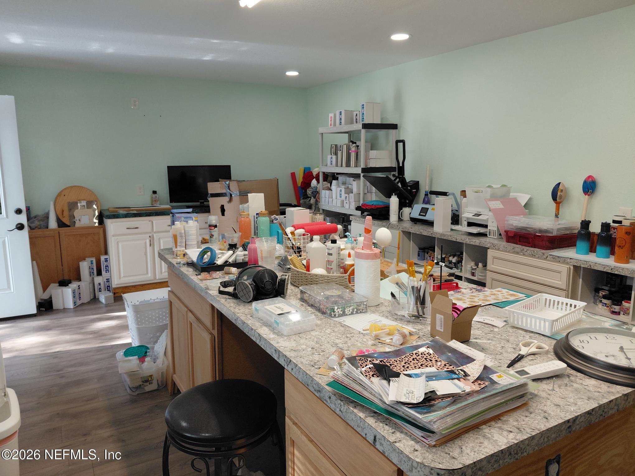 118 Robin Road Pomona Park, FL 32181 - Photo 16 of 40 118 Craft Shop 2