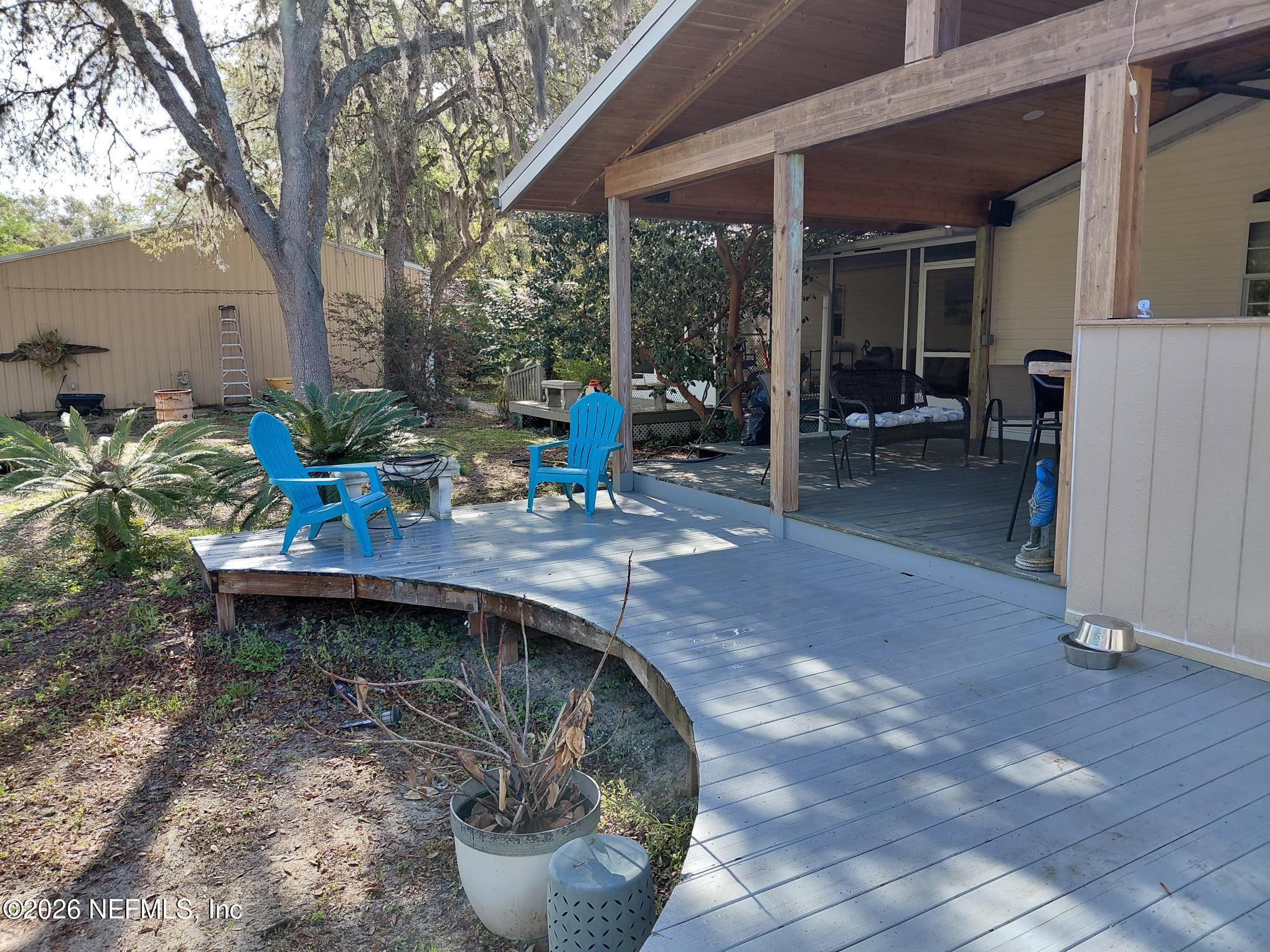 118 Robin Road Pomona Park, FL 32181 - Photo 17 of 40 118 Back Deck
