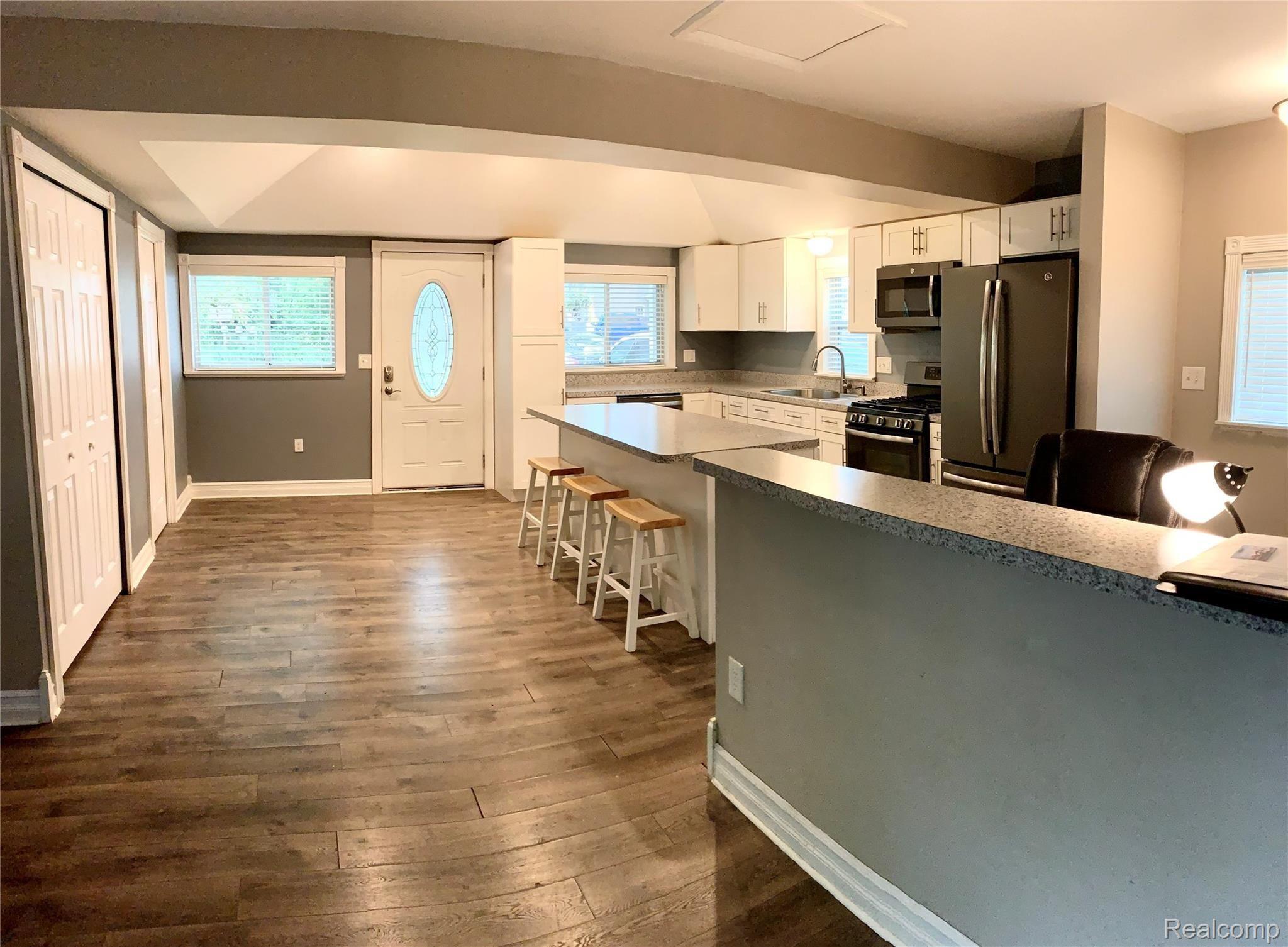 1711 Clark Lake Road Brighton, MI 48114 - Photo 20 of 28 IMG-3945.jpg