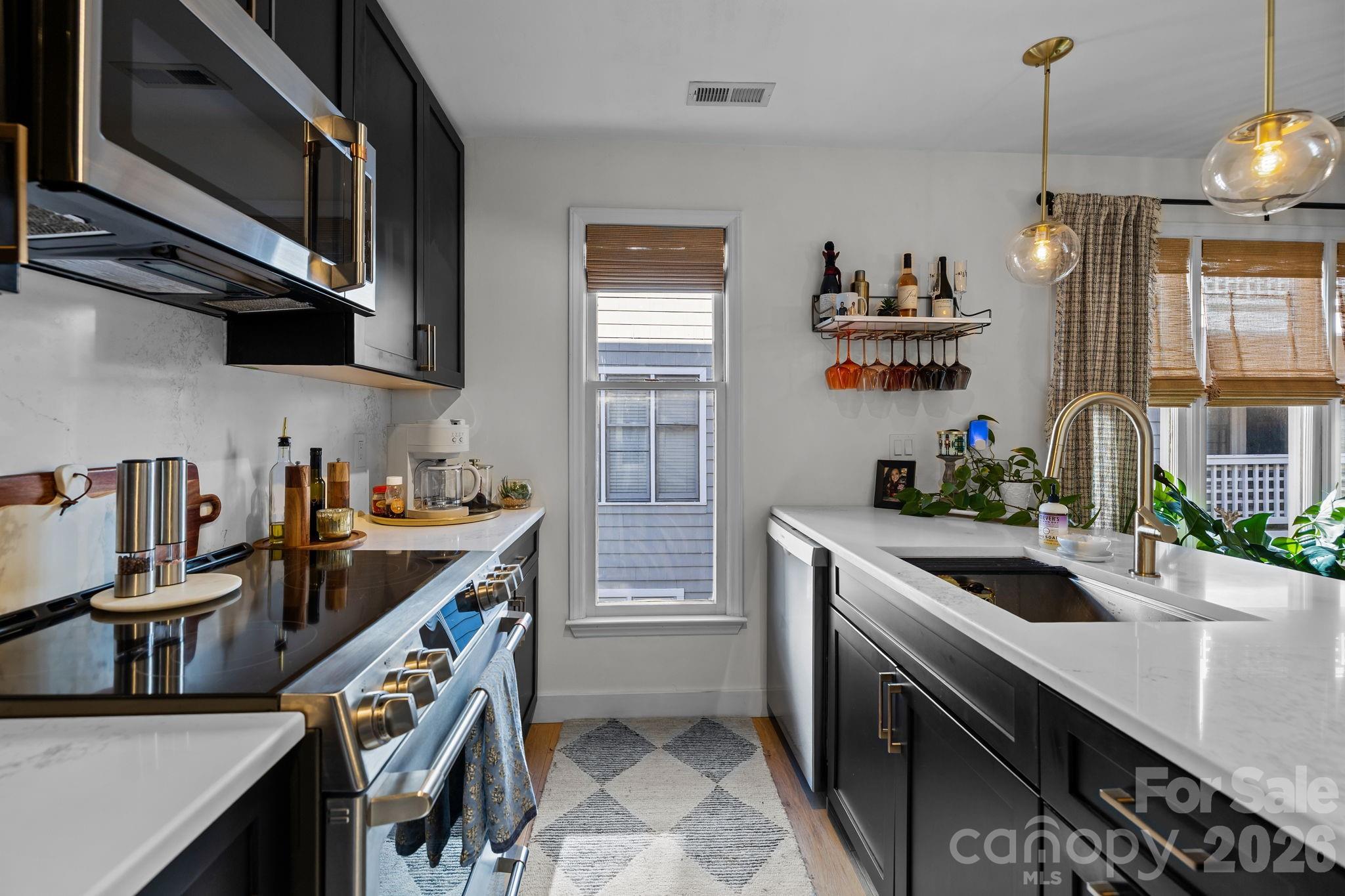 318 Queens Road, Unit 11 Charlotte, NC 28204 - Photo 11 of 35