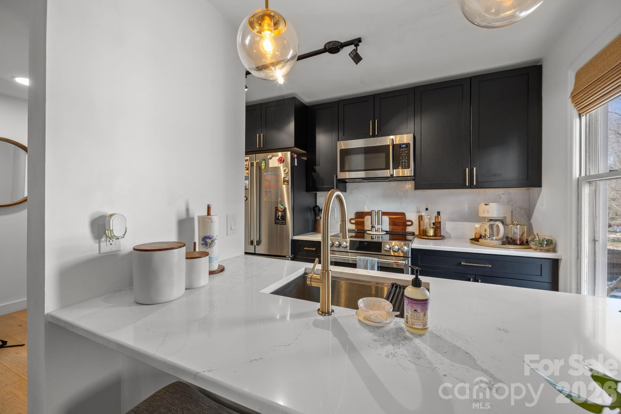 318 Queens Road, Unit 11 Charlotte, NC 28204 - Photo 12 of 35