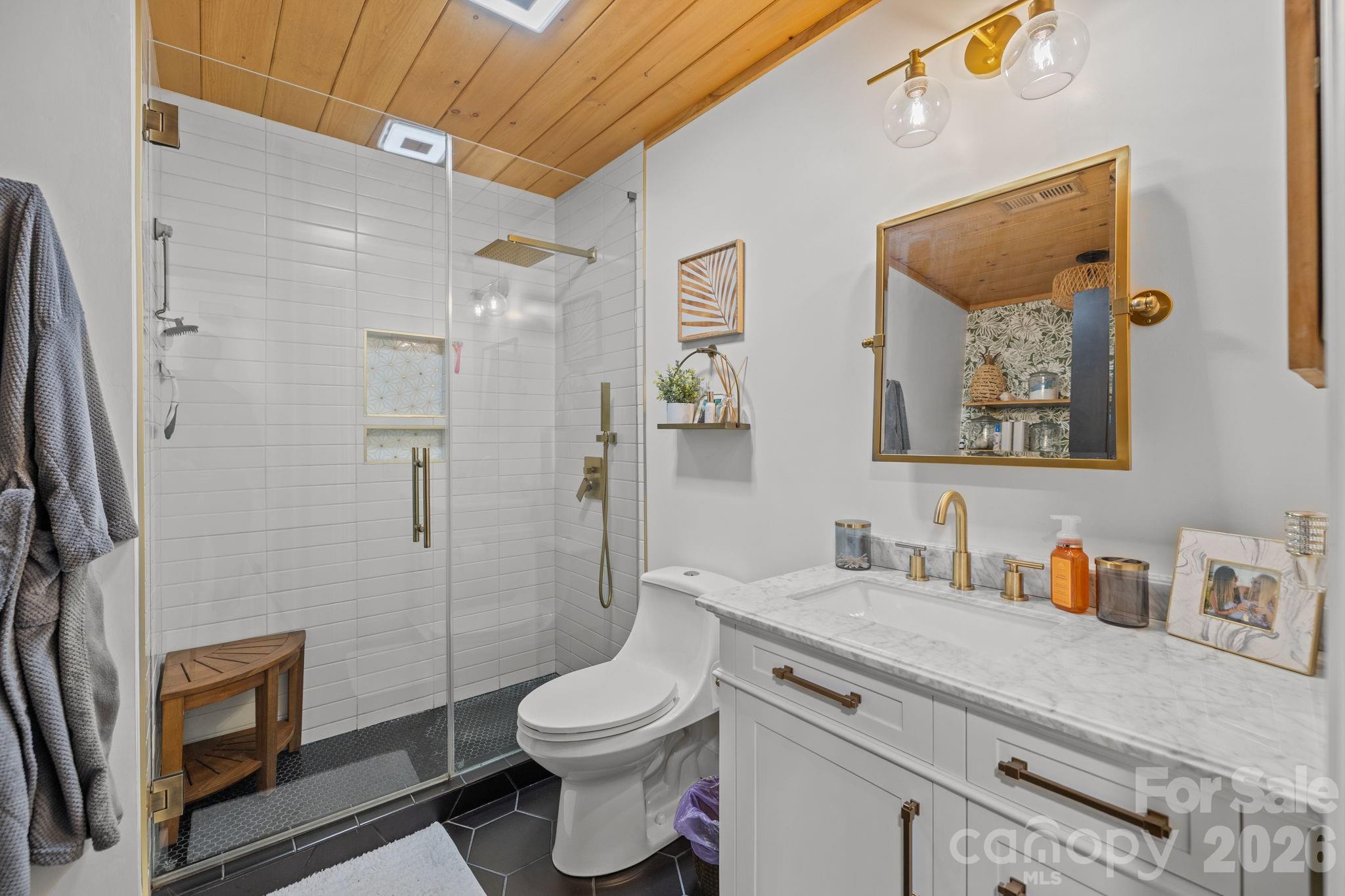 318 Queens Road, Unit 11 Charlotte, NC 28204 - Photo 17 of 35