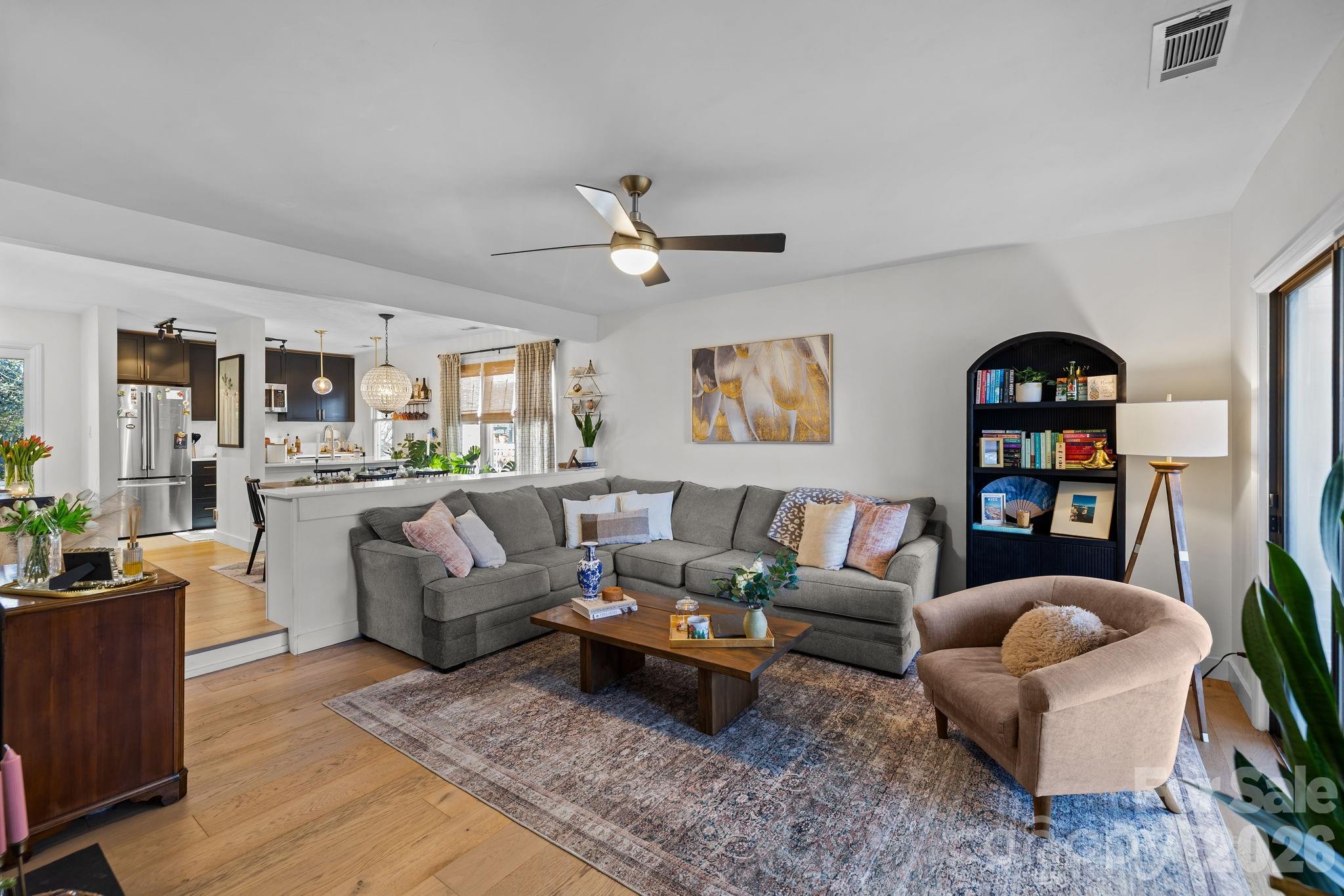 318 Queens Road, Unit 11 Charlotte, NC 28204 - Photo 3 of 35