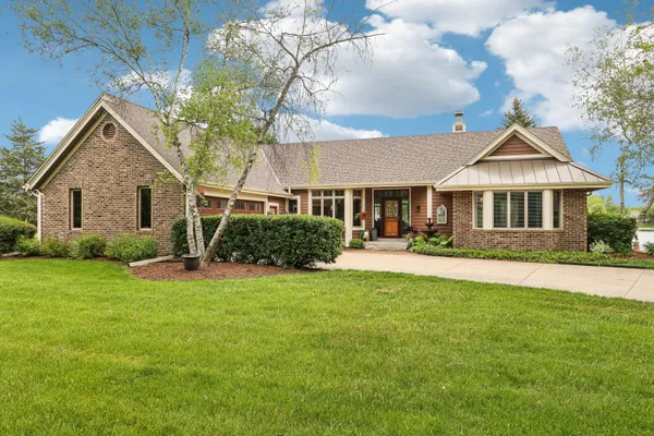 $895,000 | N61-w37631 Parkview Drive, Oconomowoc, WI 53066