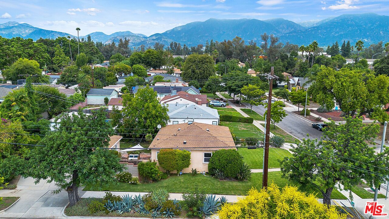 1585 Forest Avenue Pasadena, CA 91103 - Photo 26 of 28 an aerial view of multiple house