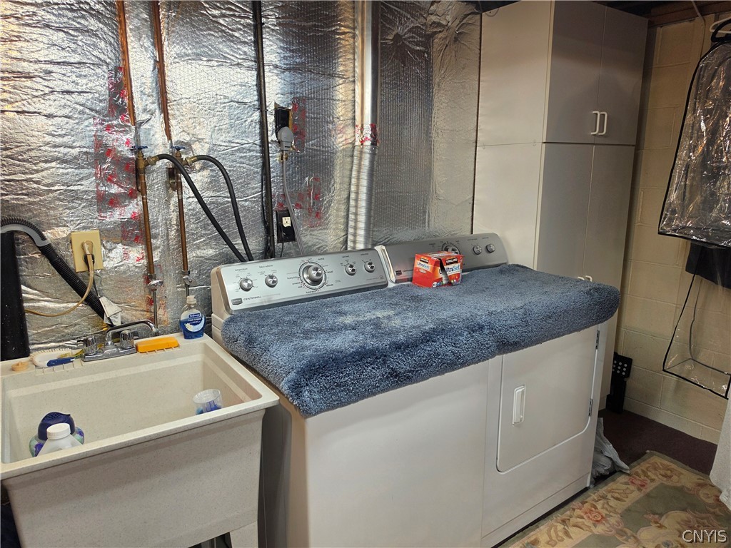 6147 Diffin Road Cicero, NY 13039 - Photo 30 of 45 Basement laundry