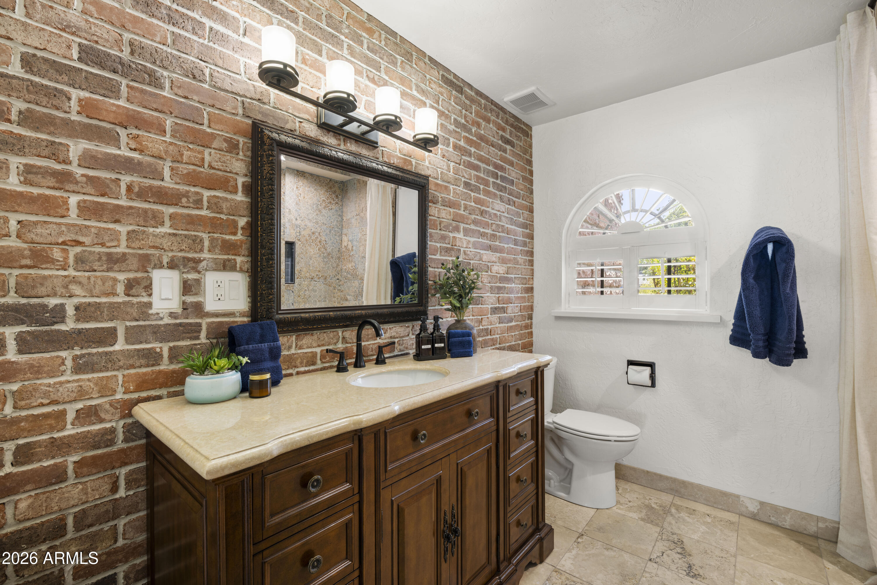 320 West Bethany Home Road Phoenix, AZ 85013 - Photo 14 of 32 Guest Bathroom