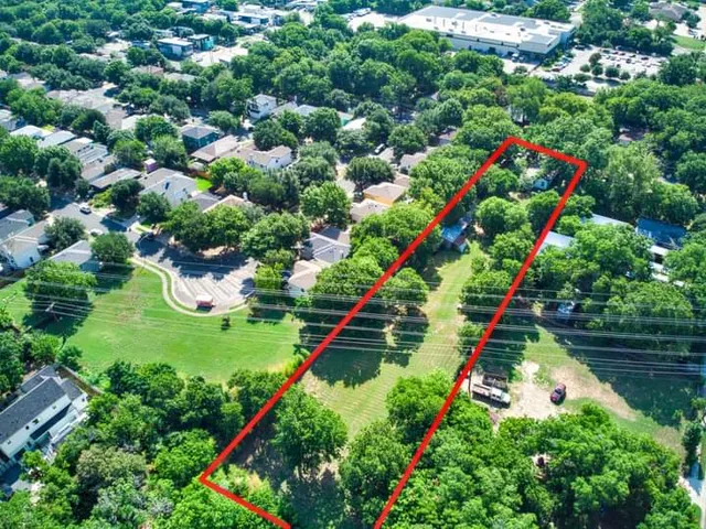 $900,000 | 1104 Perry Road, Austin, TX 78721