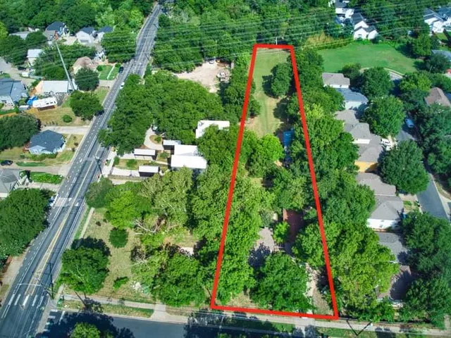 $900,000 | 1104 Perry Road, Austin, TX 78721