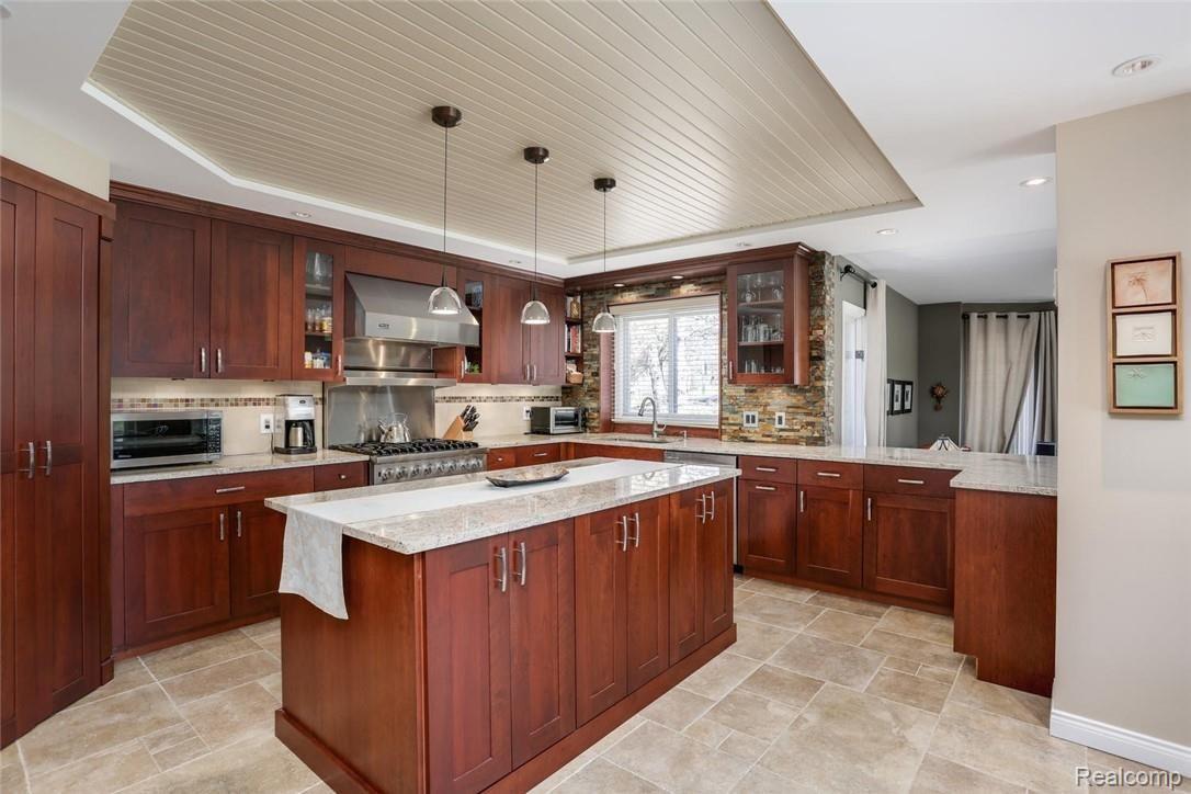 795 Peach Tree Lane Rochester, MI 48306 - Photo 8 of 51 795 Peach Tree Ln Rochester-large-006-2-795 Peach Tree Lane Rochester-1500x1000-72dpi.jpg