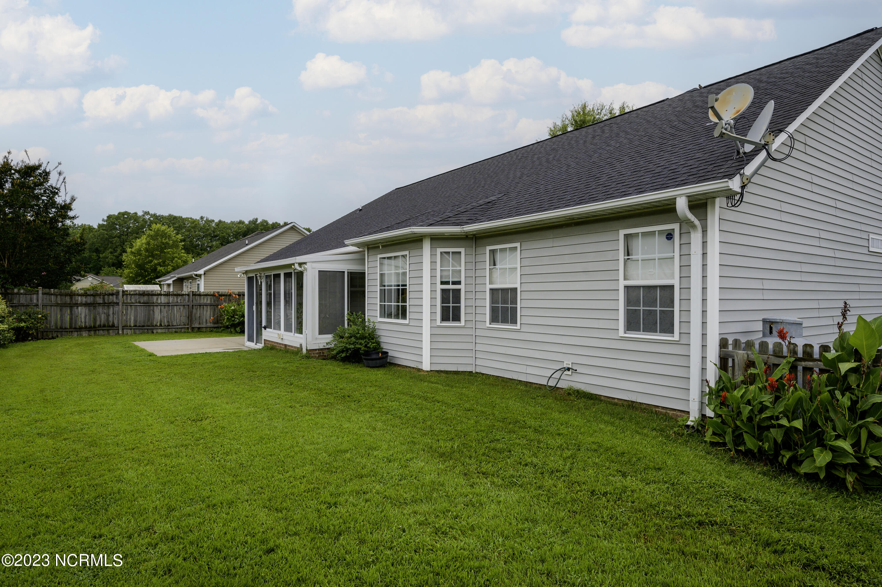 111 Conner Grant Road New Bern, NC 28562 - Photo 46 of 49 Fenced-in Backyard