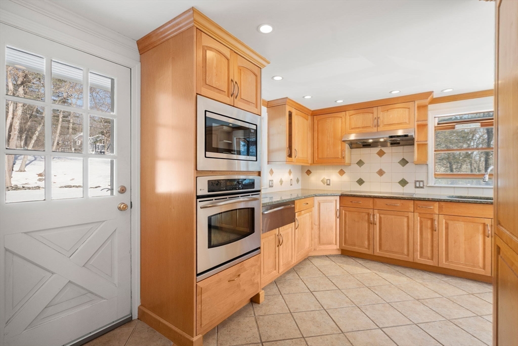 59 Russett Hill Road Sherborn, MA 01770 - Photo 12 of 42