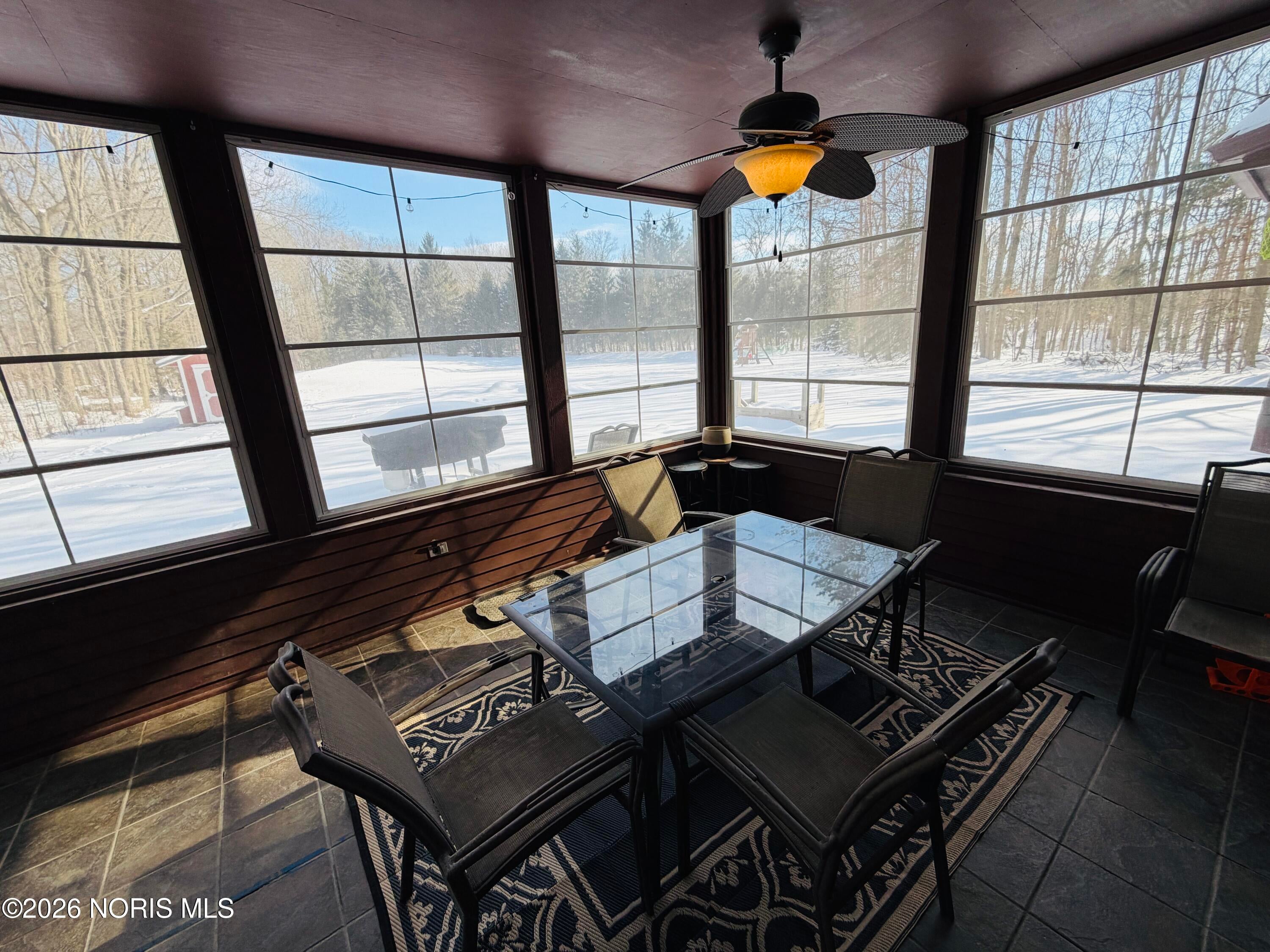 4463 Glenburg Road Defiance, OH 43512 - Photo 20 of 38 Three Season Sunroom