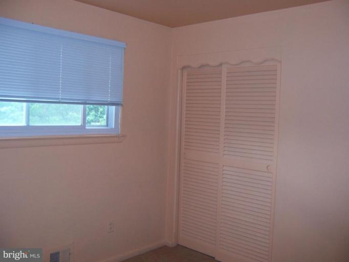 302 Sisson Street Silver Spring, MD 20902 - Photo 15 of 30 Bedroom 3 view