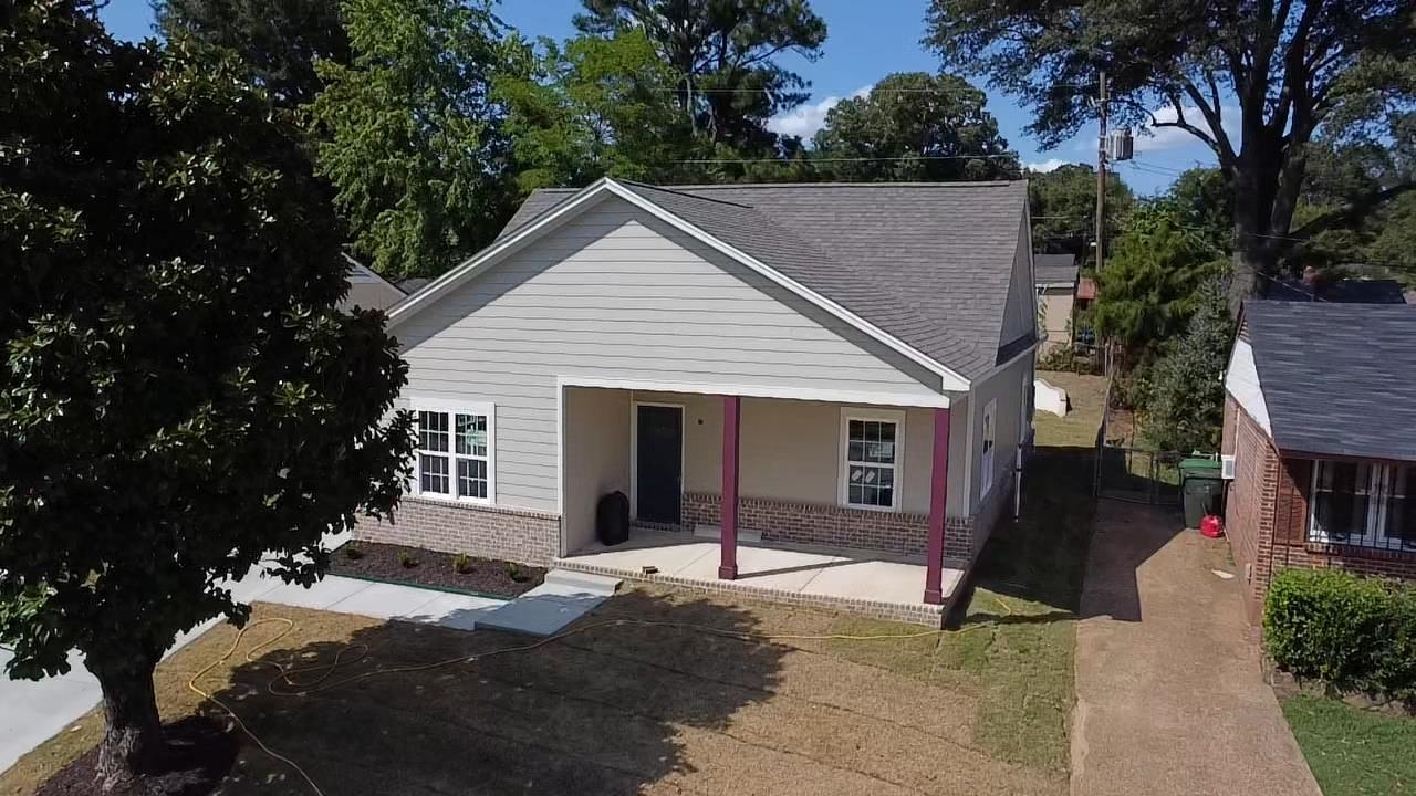 1492 East Alcy Road Memphis, TN 38106 - Photo 2 of 6 View of bungalow