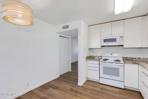$285,000 | 837 North Revere, Unit E, Mesa, AZ 85201