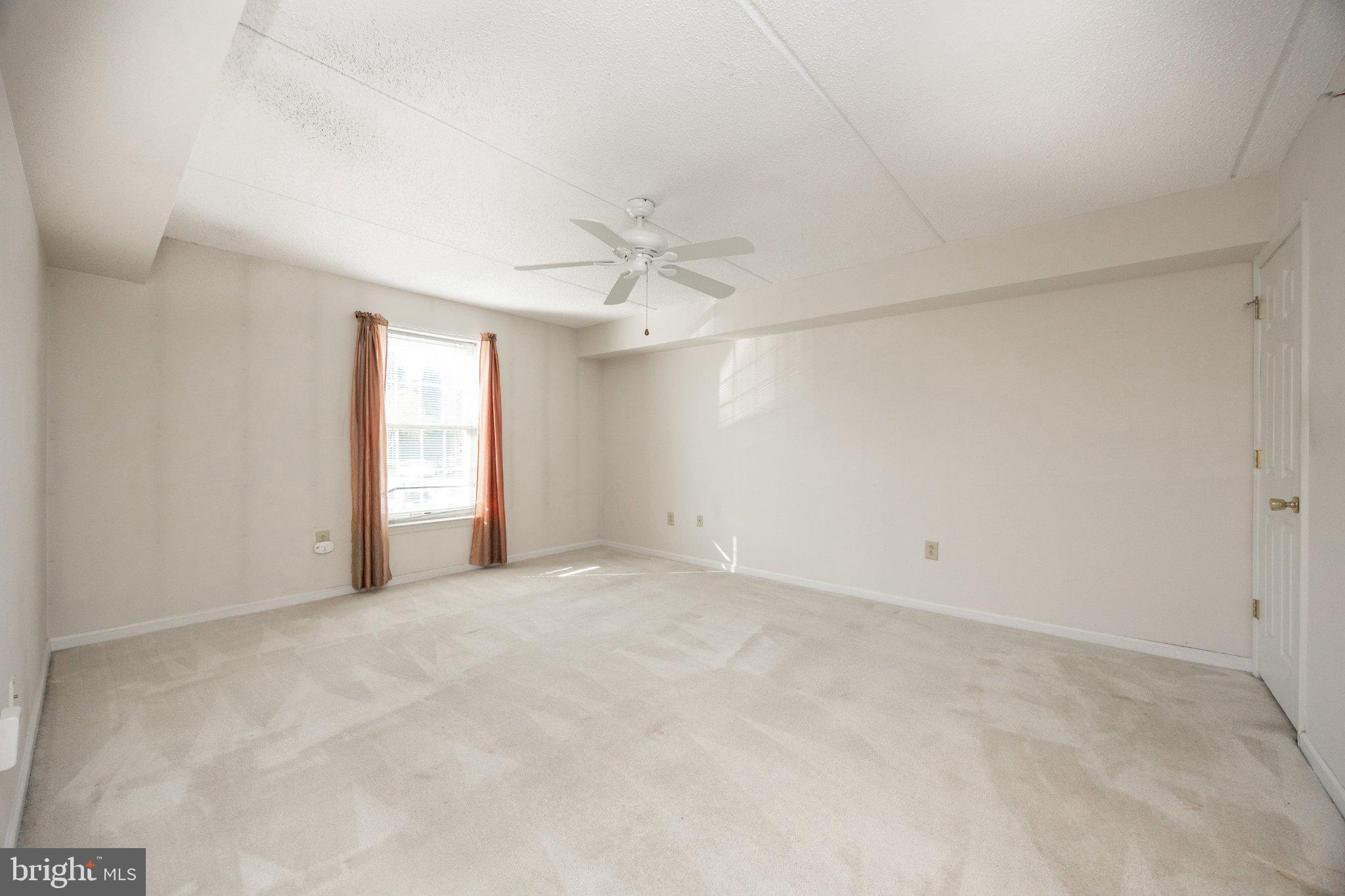 331 Brandon Road Norristown, PA 19403 - Photo 18 of 44 Spacious, sunlit room ready for ideas.