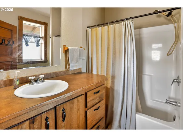 $559,900 | 50251 Bennett Lane, Baker City, OR 97814