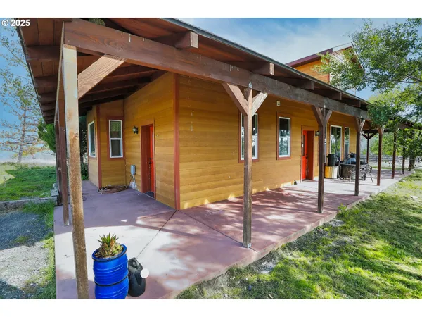 $559,900 | 50251 Bennett Lane, Baker City, OR 97814