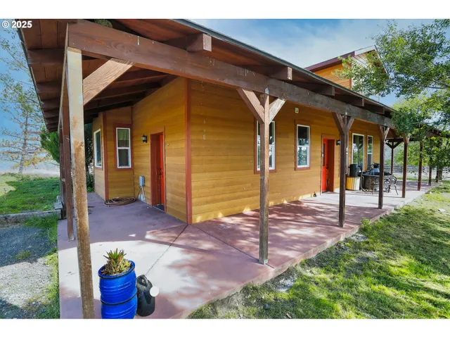 $579,900 | 50251 Bennett Lane, Baker City, OR 97814