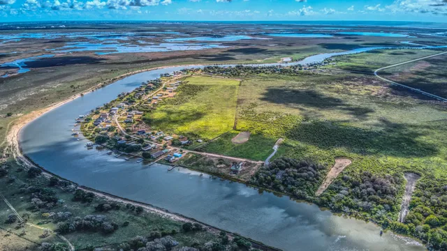 $159,900 | 5616 County Road 469, Brazoria, TX 77422