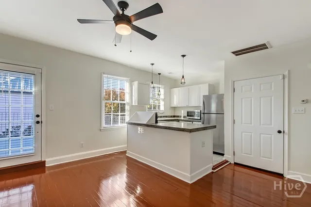 $1,800 | 303 West Henry Street, Unit B, Savannah, GA 31401