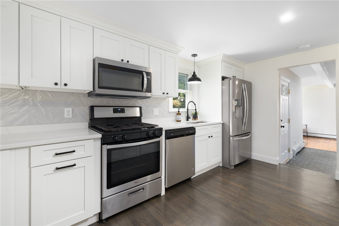 32 Oak Tree Avenue Warwick, RI 02886 - Photo 15 of 40 Gallery Image 15
