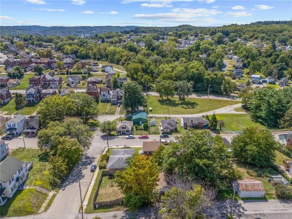 $1,500 | 505 Wylie Avenue, Clairton, PA 15025