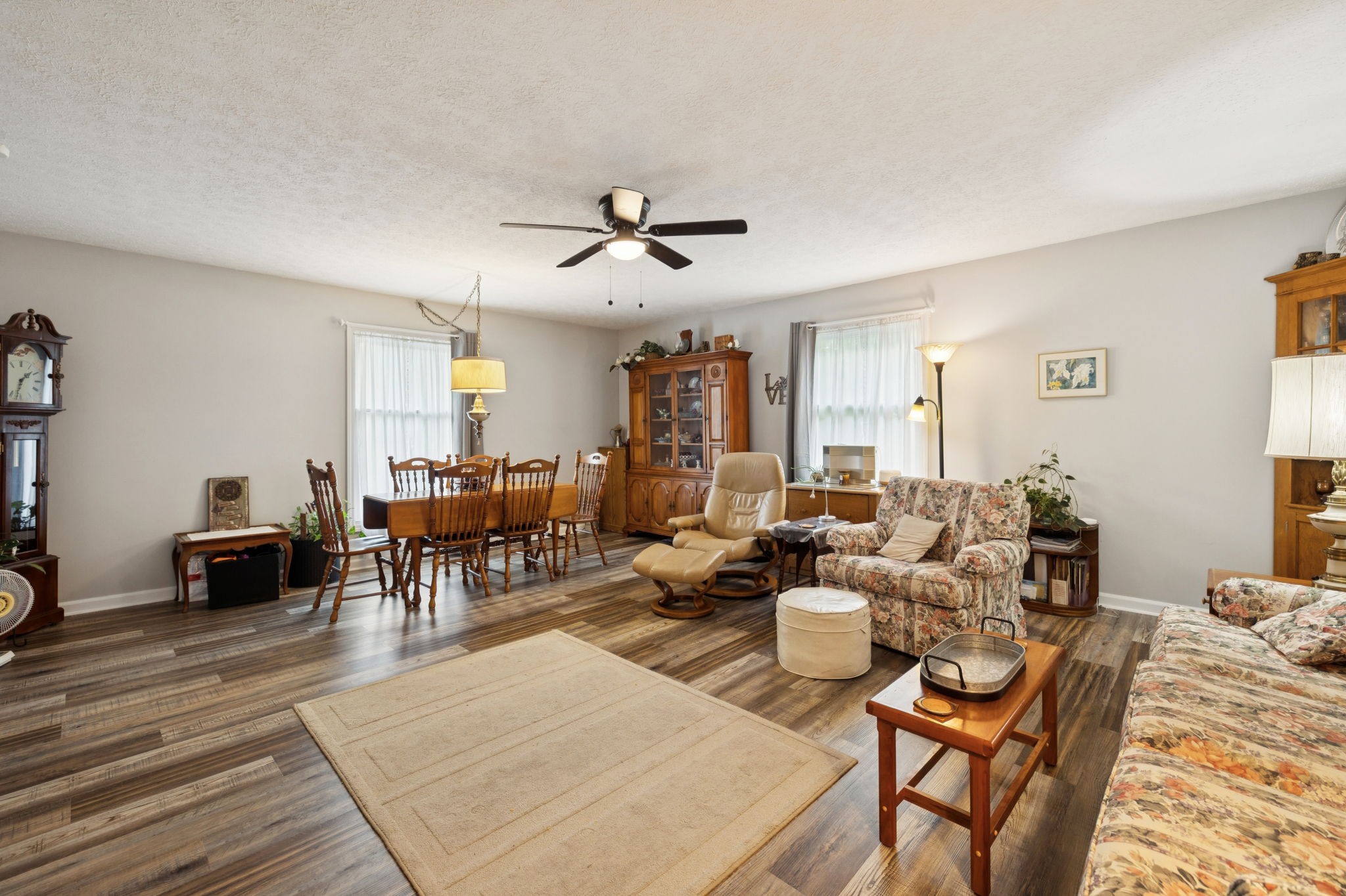 255 St Mary's Road Buffalo Valley, TN 38548 - Photo 27 of 61 a living room with furniture