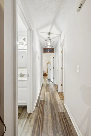 a view of a house with backyard