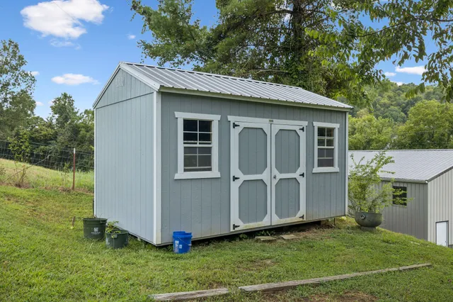 $434,900 | 255 St Mary's Road, Buffalo Valley, TN 38548