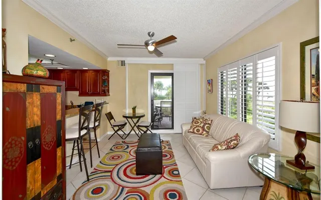 $10,000 | 1485 Gulf Of Mexico Drive, Unit 109, Longboat Key, FL 34228