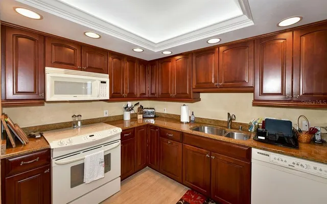 $10,000 | 1485 Gulf Of Mexico Drive, Unit 109, Longboat Key, FL 34228